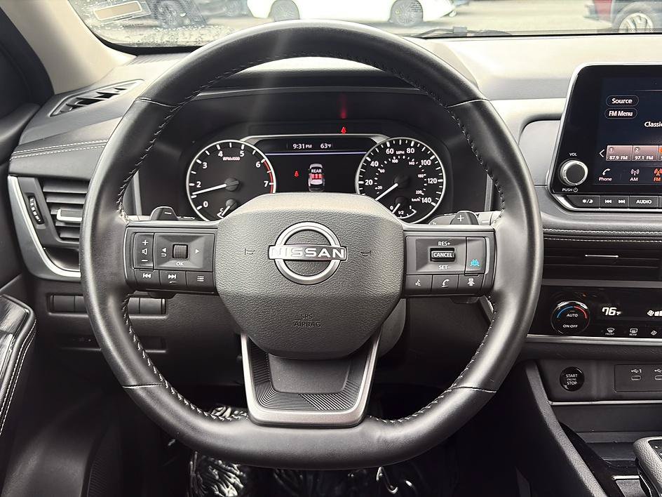 Certified 2025 Nissan Rogue SV FWD image 30