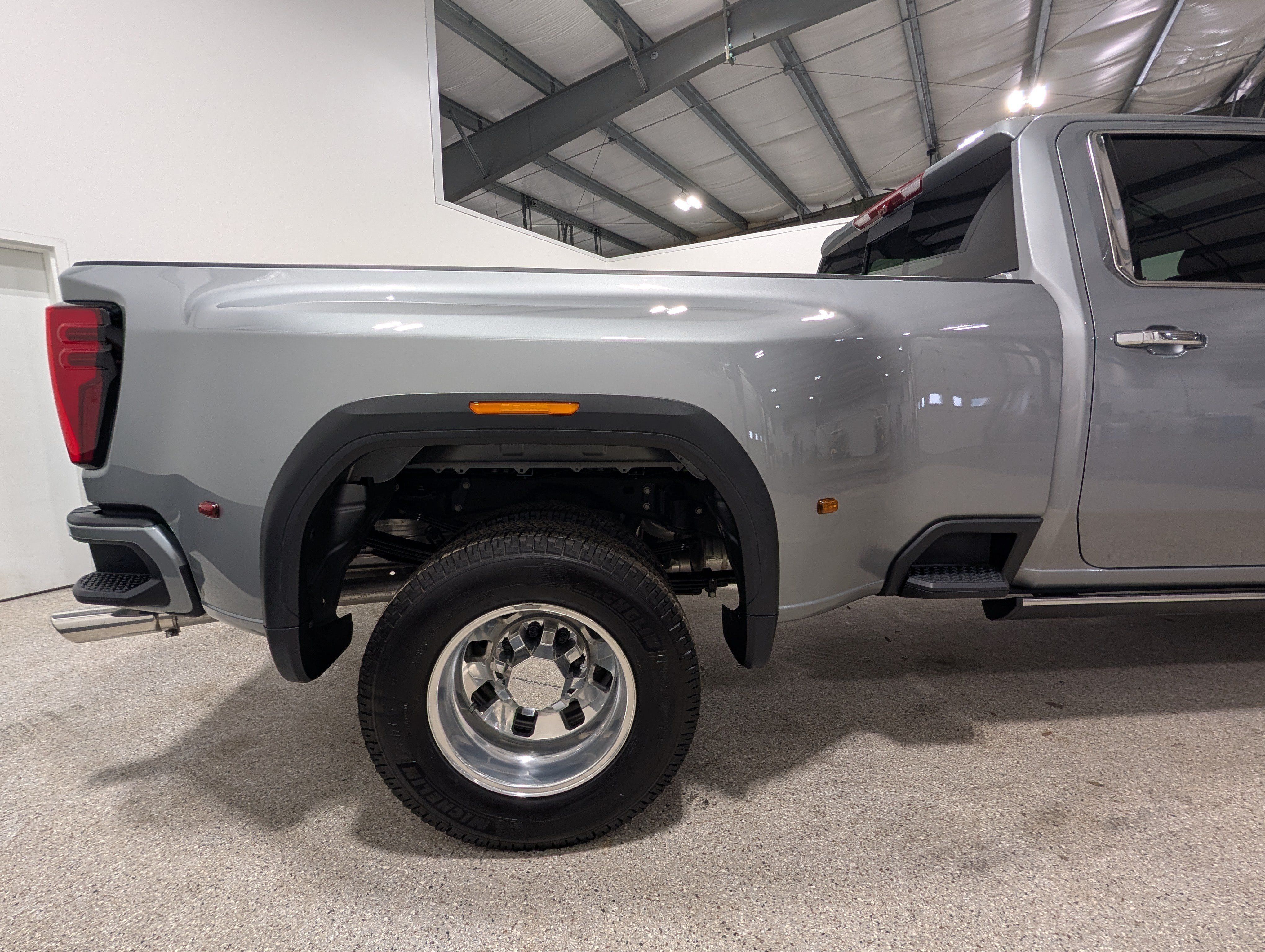 Used 2026 GMC Sierra 3500 Denali w/ Denali Reserve Package AWD/4WD image 10
