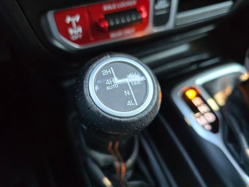 Used 2021 Jeep Gladiator Mojave image 31