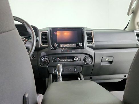 Used 2024 Nissan Frontier SV w/ Hardbody Edition AWD/4WD image 12