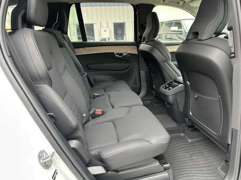 Used 2025 Volvo XC90 B5 Plus w/ Protection Package Premier AWD/4WD image 12
