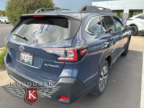 Used 2023 Subaru Outback Premium AWD/4WD image 6