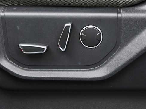 Used 2015 Ford F150 XLT w/ Equipment Group 302A Luxury image 9