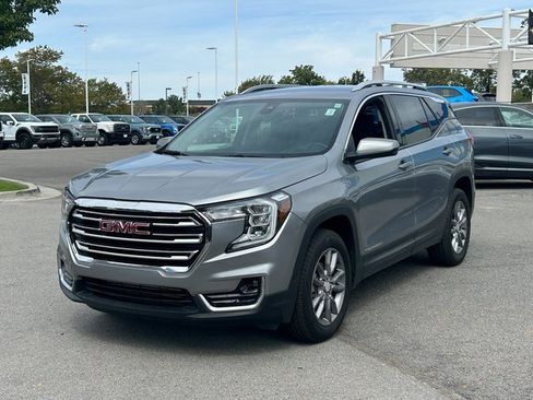 Used 2024 GMC Terrain SLT image 9
