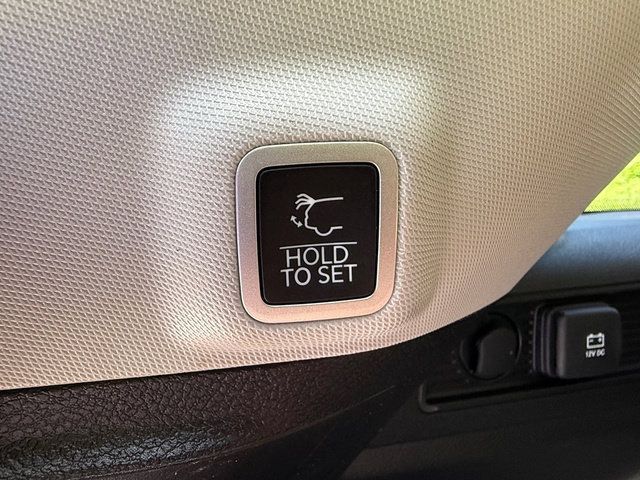 Used 2023 Jeep Grand Cherokee Limited AWD/4WD image 19