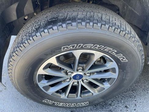 Used 2019 Ford F150 XLT w/ Equipment Group 302A Luxury AWD/4WD image 21