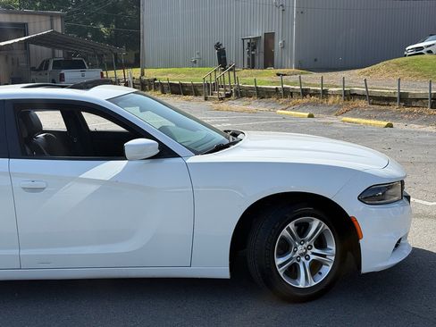 Used 2019 Dodge Charger SXT w/ Leather Interior Group RWD image 10