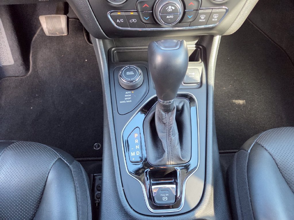 Used 2023 Jeep Cherokee Altitude Lux AWD/4WD image 31