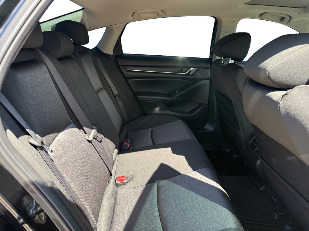 Used 2018 Honda Accord EX image 17