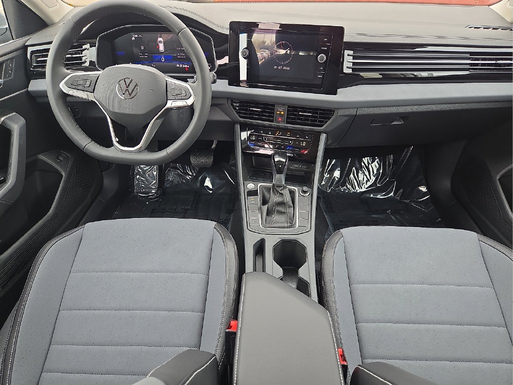 Used 2026 Volkswagen Jetta SE FWD image 12