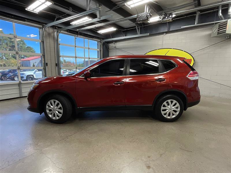 Used 2016 Nissan Rogue S FWD image 2