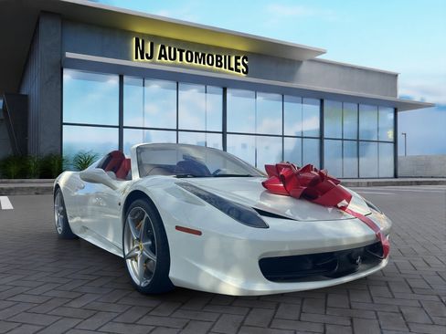 Used 2013 Ferrari 458 Spider image 1