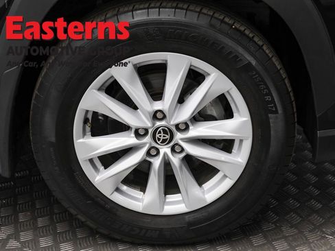 Used 2022 Toyota Corolla Cross LE image 31