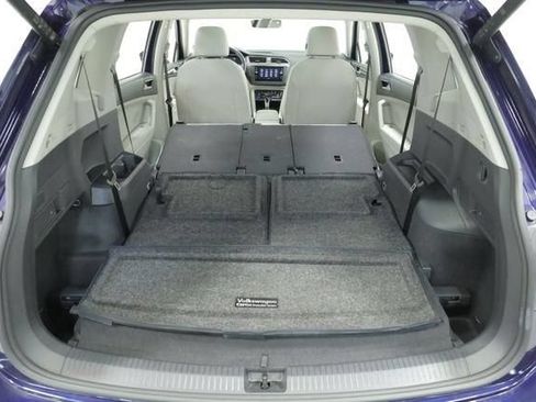 Certified 2024 Volkswagen Tiguan SE w/ Panoramic Sunroof Package FWD image 39