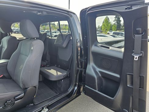 Used 2019 Toyota Tacoma TRD Off-Road w/ TRD Premium Off Road Package AWD/4WD image 30