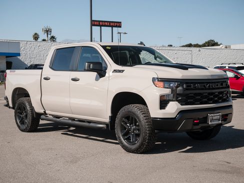 New 2026 Chevrolet Silverado 1500 Custom Trail Boss w/ LPO, Dark Essentials Package image 1