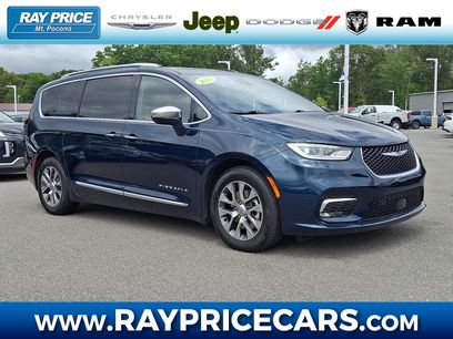 Used 2024 Chrysler Pacifica Pinnacle