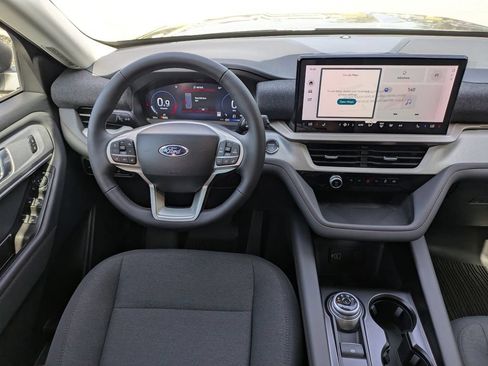 New 2026 Ford Explorer Active RWD image 18
