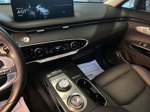 Used 2025 Genesis GV70 2.5T image 17