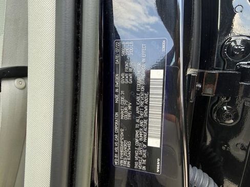 Certified 2023 Volvo XC60 T8 Ultimate w/ Climate Package image 26