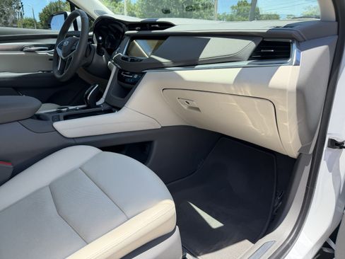 Certified 2023 Cadillac XT5 Premium Luxury FWD image 12