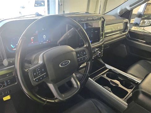 Used 2023 Ford F250 Lariat w/ FX4 Off-Road Package AWD/4WD image 12