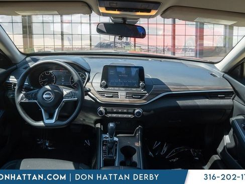 Used 2025 Nissan Altima 2.5 SV FWD image 5