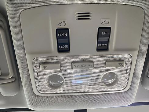 Used 2015 Toyota RAV4 XLE image 18