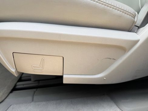 Used 2012 GMC Acadia SLT AWD/4WD image 7