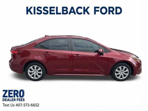 Used 2022 Toyota Corolla LE FWD image 2
