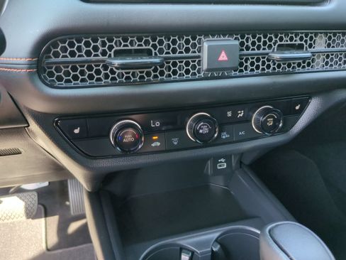 Certified 2025 Honda HR-V Sport image 26