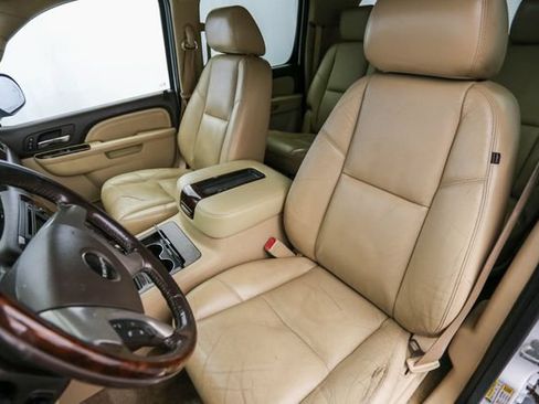 Used 2011 GMC Yukon XL Denali AWD/4WD image 19