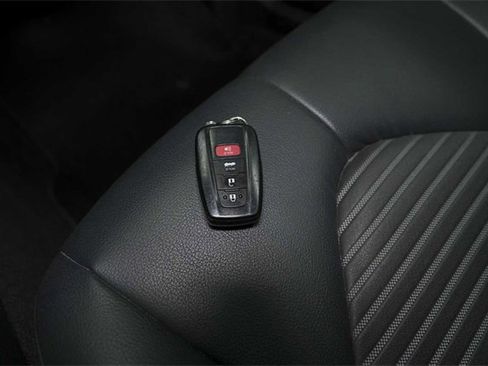 Used 2019 Toyota Camry SE image 29