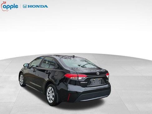Used 2022 Toyota Corolla LE image 7