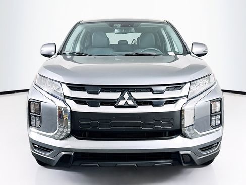 Used 2025 Mitsubishi Outlander Sport SE image 2