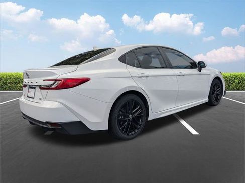 Certified 2025 Toyota Camry SE w/ Convenience Package FWD image 5