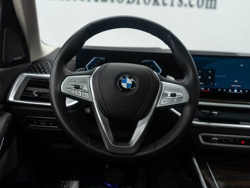 Used 2026 BMW X7 xDrive40i AWD/4WD image 23