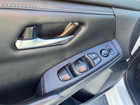 Used 2023 Nissan Sentra SV image 13