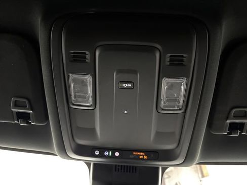 Used 2024 GMC Yukon XL SLE image 24