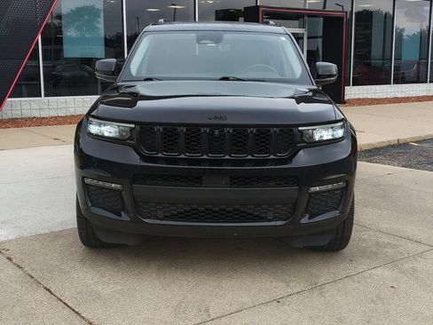 Used 2023 Jeep Grand Cherokee L Limited w/ Luxury Tech Group II AWD/4WD image 2