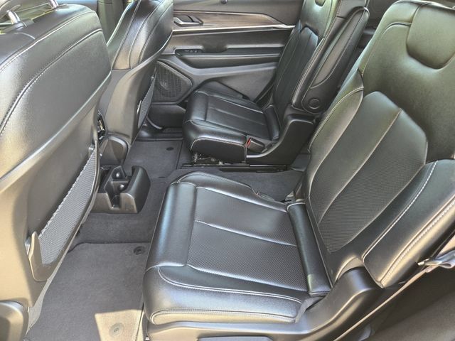 Used 2024 Jeep Grand Cherokee L Limited w/ Luxury Tech Group II AWD/4WD image 30