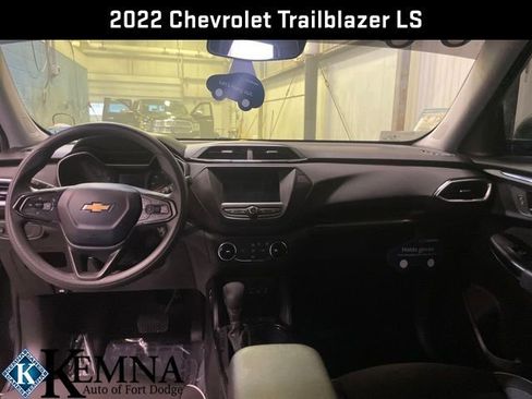 Used 2022 Chevrolet TrailBlazer LS image 14