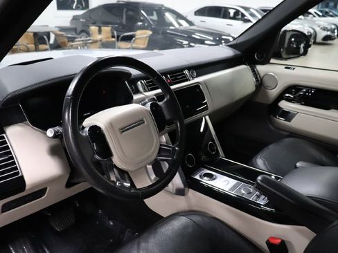Used 2020 Land Rover Range Rover HSE image 12