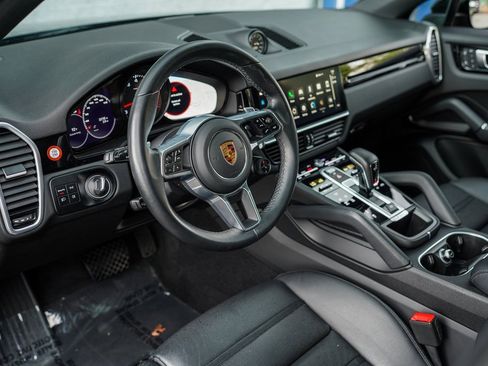 Used 2023 Porsche Cayenne Base w/ Premium Package image 20