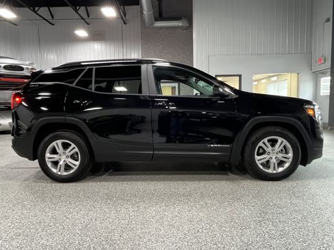 Certified 2022 GMC Terrain SLE w/ Driver Convenience Package image 5