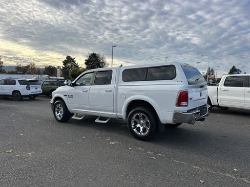 Used 2018 RAM 1500 Laramie image 3