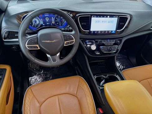 Used 2022 Chrysler Pacifica Pinnacle AWD/4WD image 17