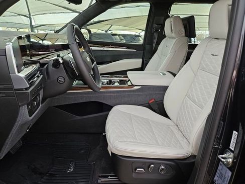 New 2026 Cadillac Escalade Platinum Luxury w/ LPO, Radiant Package image 25