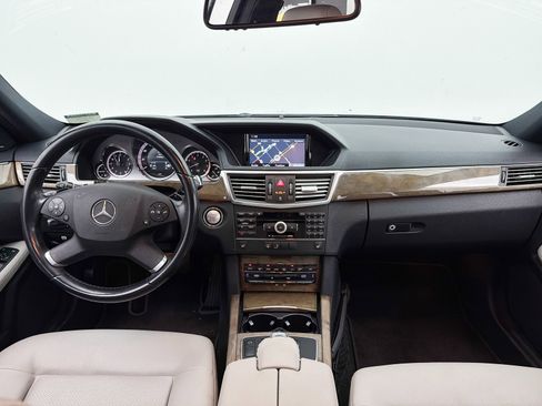 Used 2010 Mercedes-Benz E 350 Sedan image 16