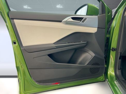 New 2026 Volkswagen Taos SE image 29